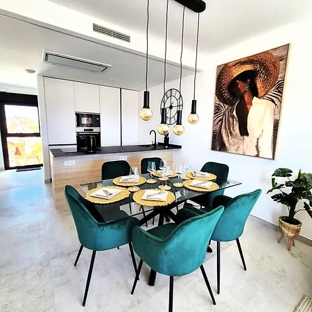 Penthouse Deluxe Zenia Star *
